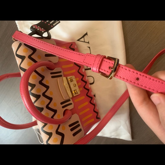 Furla Handbag in cute pattern - Picture 6 of 7